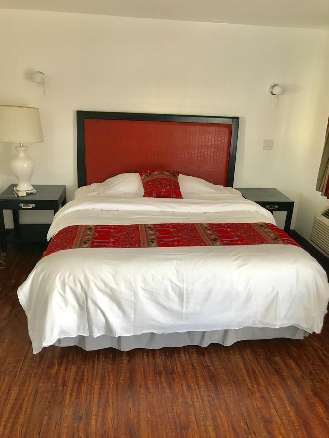 Norwalk Inn & Suites ภายนอก รูปภาพ