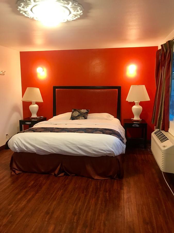 Norwalk Inn & Suites ภายนอก รูปภาพ