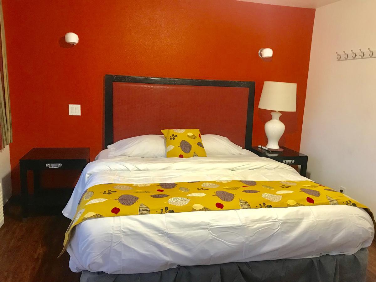 Norwalk Inn & Suites ภายนอก รูปภาพ